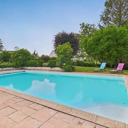 Piscine Chauffee, Grand Jardin, Maison Pour 8 Pleuven