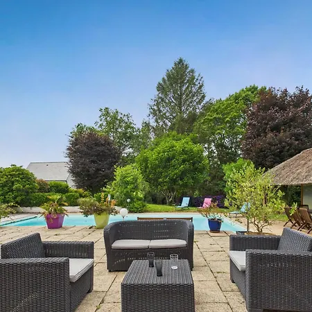 Piscine Chauffee, Grand Jardin, Maison Pour 8 Feriehus